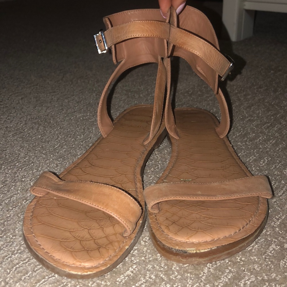 Gianni Bini women’s sandals